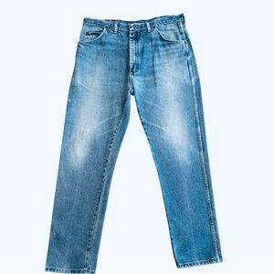 Movie and TV Clothes W38 L32 SCREEN-USED mens blue wrangler denim jeans